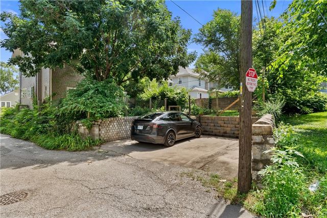 4218 Greenwood Place, Kansas City, MO 64111