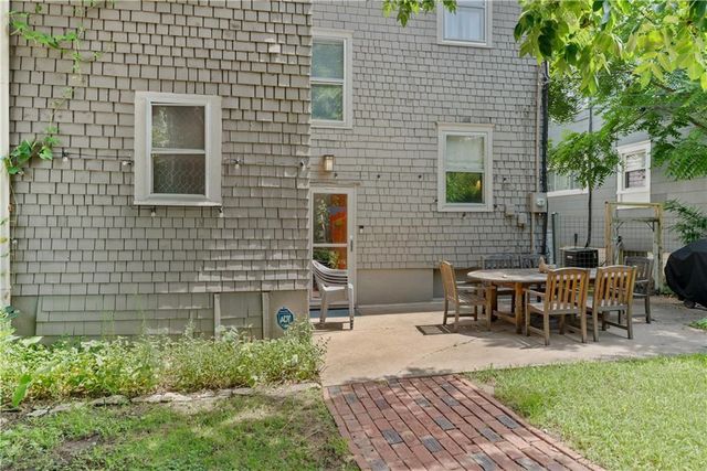 4218 Greenwood Place, Kansas City, MO 64111