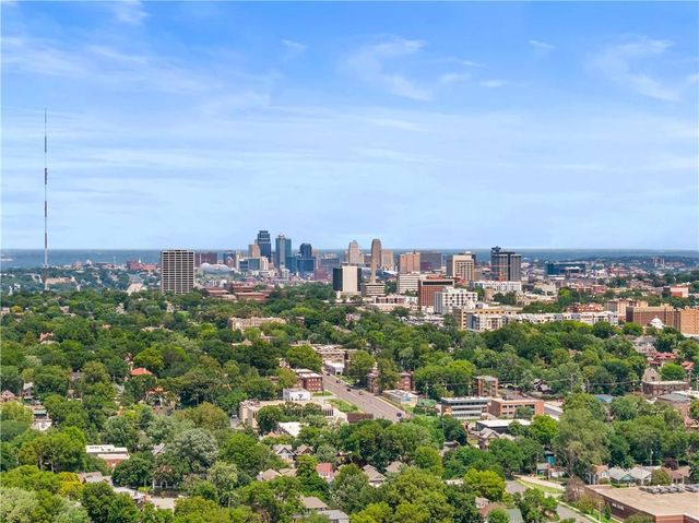 4218 Greenwood Place, Kansas City, MO 64111