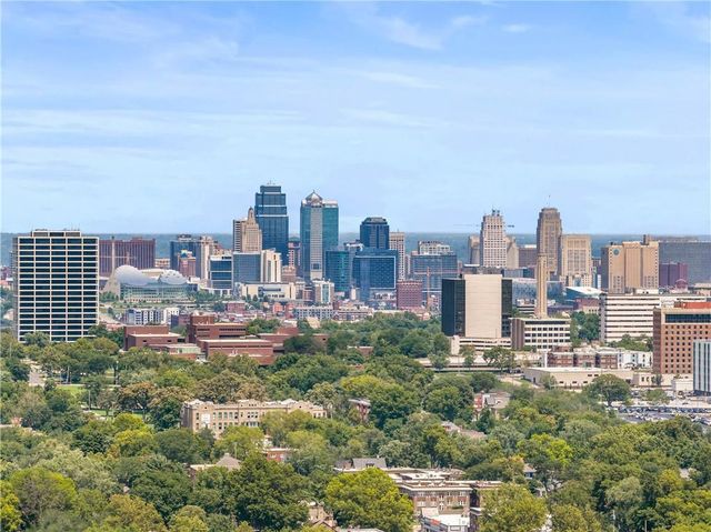 4218 Greenwood Place, Kansas City, MO 64111