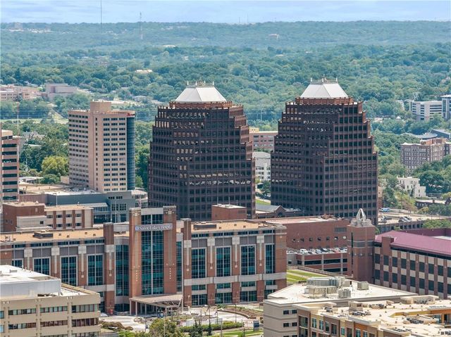 4218 Greenwood Place, Kansas City, MO 64111