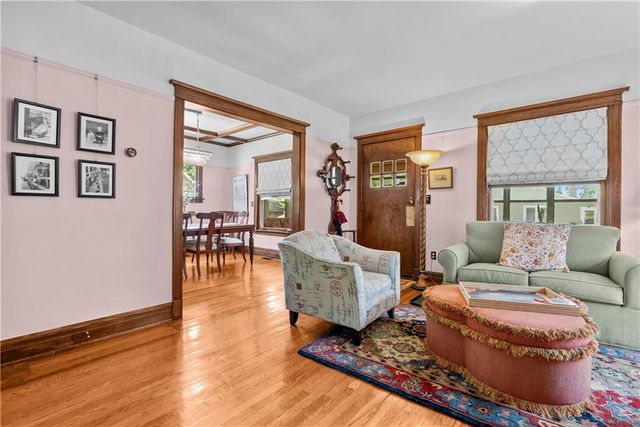 4218 Greenwood Place, Kansas City, MO 64111