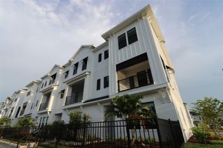 7200 SUTTON LANE, Sarasota, FL 34240