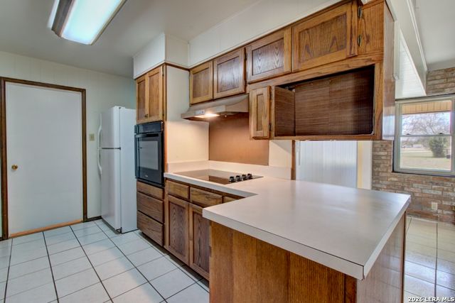 121 Young, Universal City, TX 78148