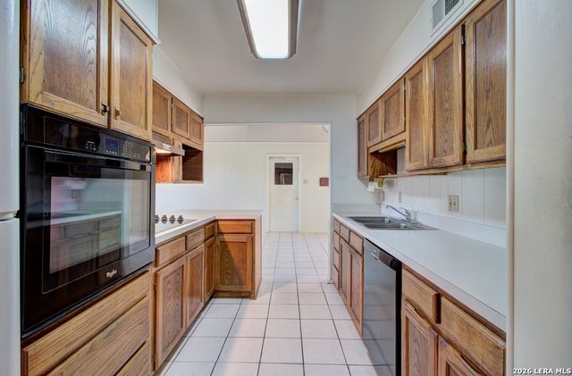 121 Young, Universal City, TX 78148