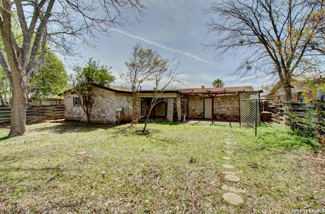 121 Young, Universal City, TX 78148