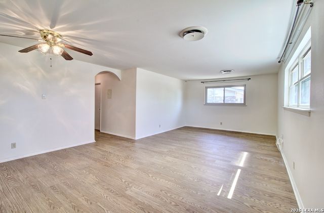 121 Young, Universal City, TX 78148