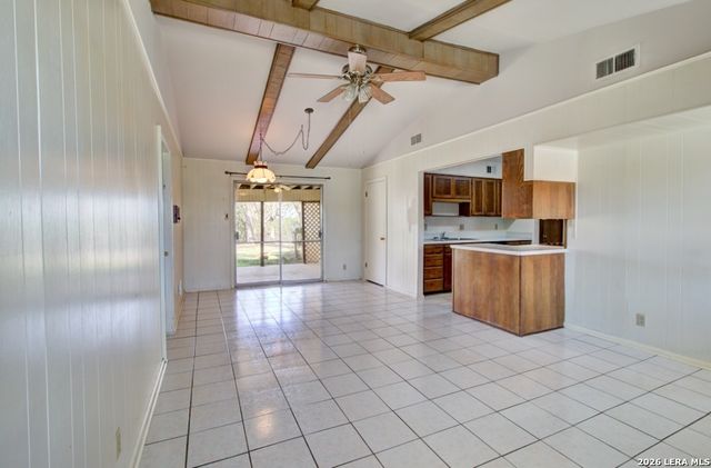 121 Young, Universal City, TX 78148