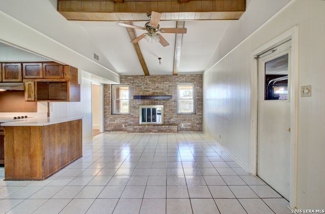 121 Young, Universal City, TX 78148