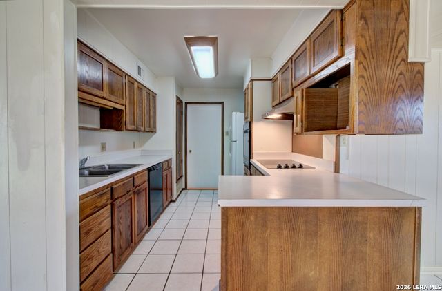 121 Young, Universal City, TX 78148