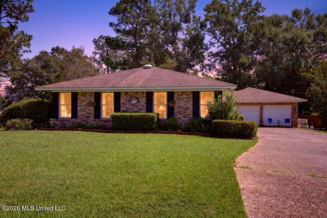 674 Hilo Street, Diamondhead, MS 39525