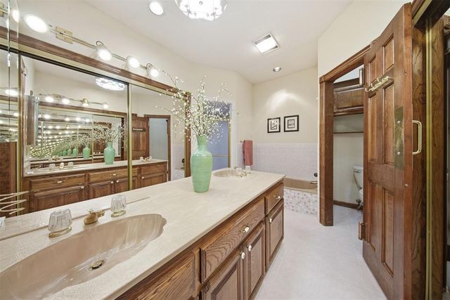 1329 SW 106th Place, Oklahoma City, OK 73170