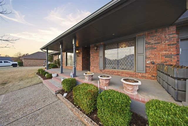 1329 SW 106th Place, Oklahoma City, OK 73170