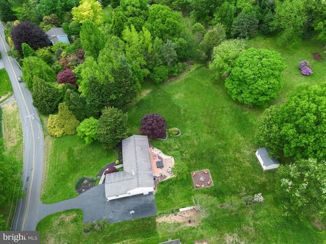 214 LEWISVILLE RD, Lincoln University, PA 19352