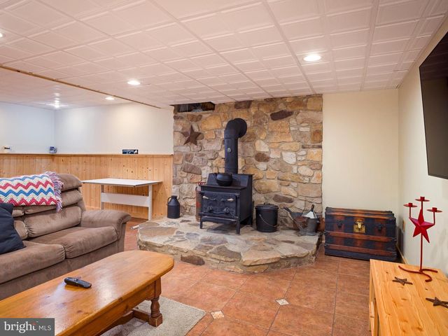 214 LEWISVILLE RD, Lincoln University, PA 19352