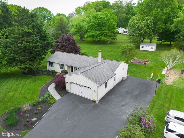 214 LEWISVILLE RD, Lincoln University, PA 19352