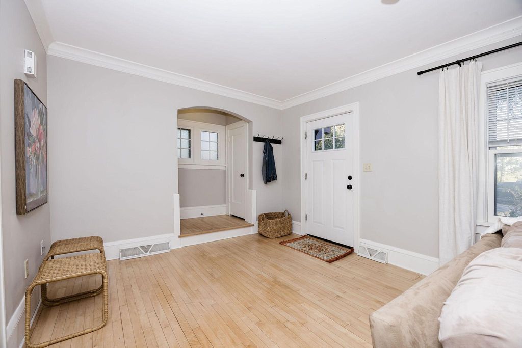 285 Queen Avenue N, Minneapolis, MN 55405 — photo 4