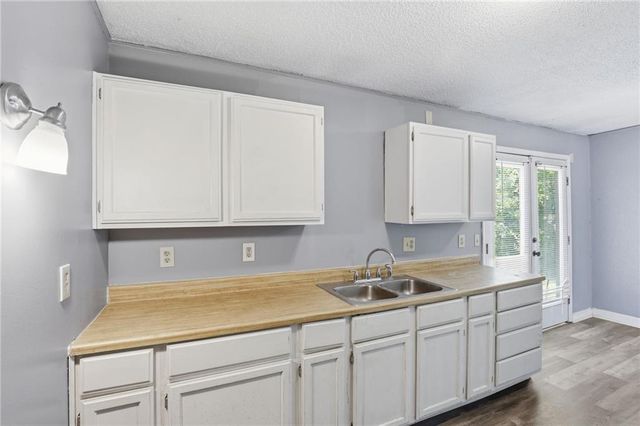 4300 S Liberty Street, Independence, MO 64055