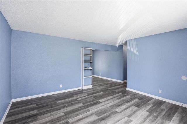 4300 S Liberty Street, Independence, MO 64055
