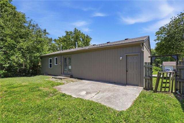 4300 S Liberty Street, Independence, MO 64055