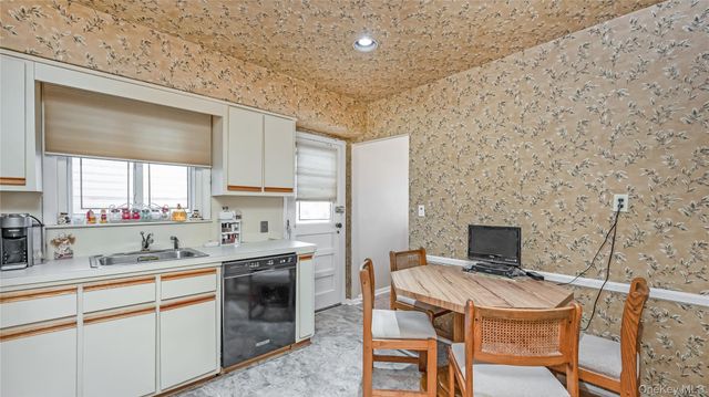 85-19 212th Street, Hollis Hills, NY 11427