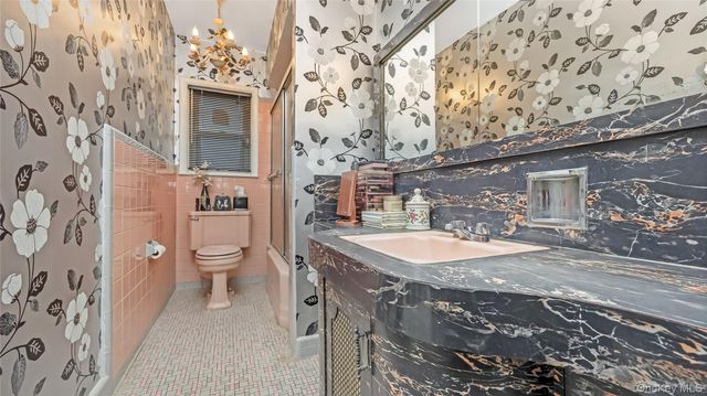 85-19 212th Street, Hollis Hills, NY 11427