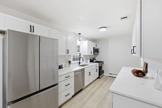 177 Flint St, Springfield, MA 01129