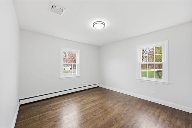 177 Flint St, Springfield, MA 01129