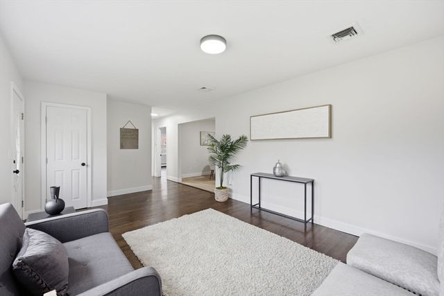 177 Flint St, Springfield, MA 01129
