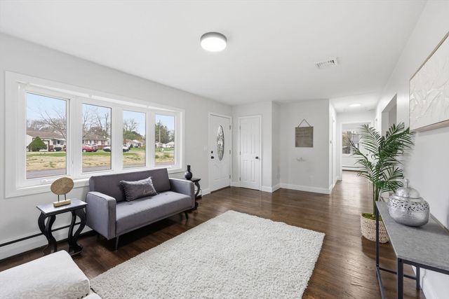 177 Flint St, Springfield, MA 01129