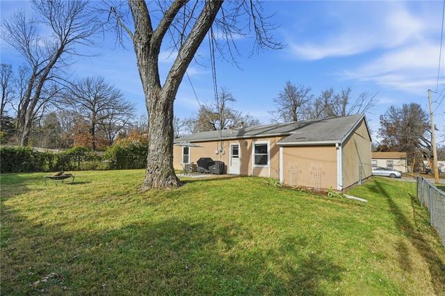 1829 Brook Street, Lawrence, KS 66044