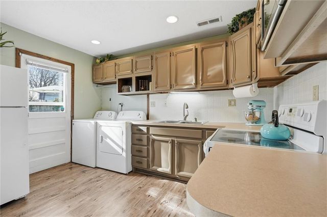 1829 Brook Street, Lawrence, KS 66044