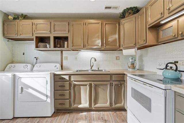 1829 Brook Street, Lawrence, KS 66044