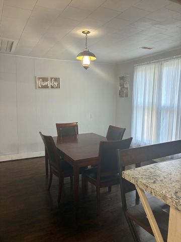 203 N Hickory Street, Monett, MO 65708