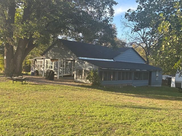 203 N Hickory Street, Monett, MO 65708