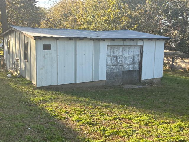 203 N Hickory Street, Monett, MO 65708