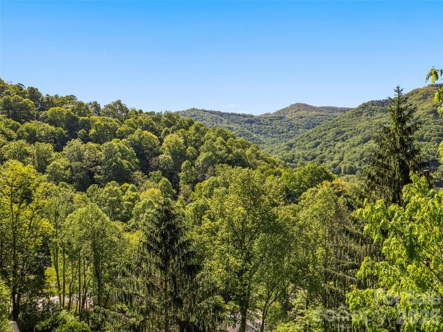 969 Mountain View Drive, Maggie Valley, NC 28751