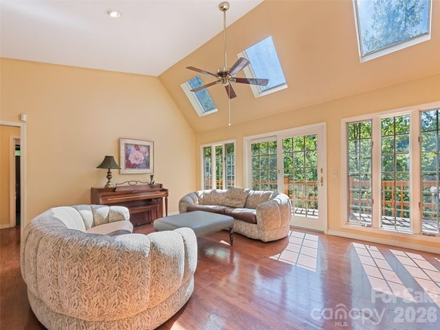 969 Mountain View Drive, Maggie Valley, NC 28751