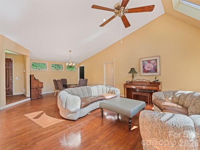 969 Mountain View Drive, Maggie Valley, NC 28751