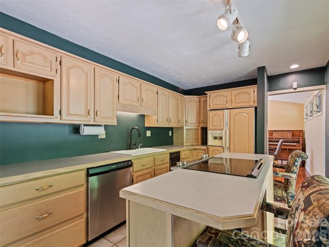 969 Mountain View Drive, Maggie Valley, NC 28751