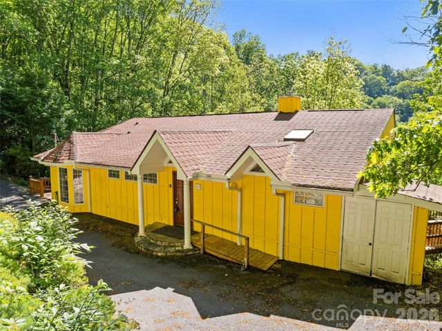 969 Mountain View Drive, Maggie Valley, NC 28751