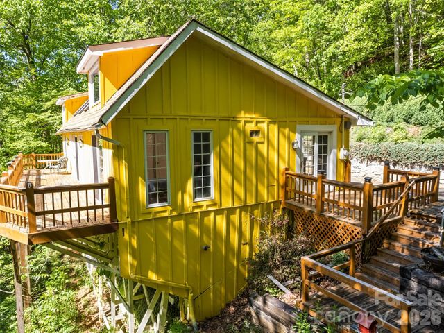969 Mountain View Drive, Maggie Valley, NC 28751