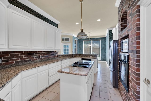 2616 Brookwood Drive, Mansfield, TX 76063