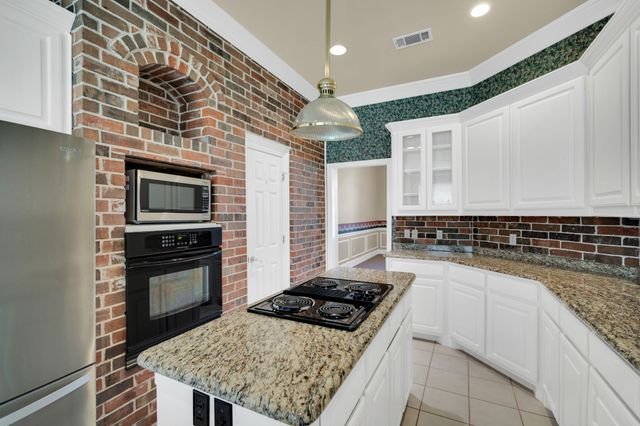 2616 Brookwood Drive, Mansfield, TX 76063