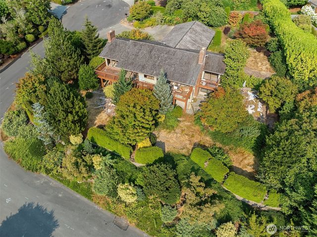 8811 NE 15th Place, Clyde Hill, WA 98004