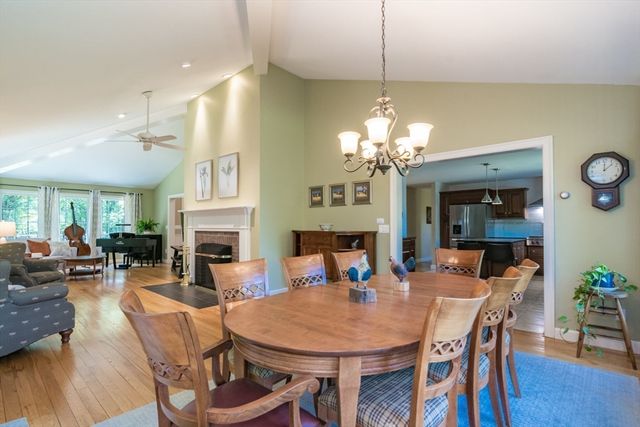 26 Briar Hill Rd, Williamsburg, MA 01096