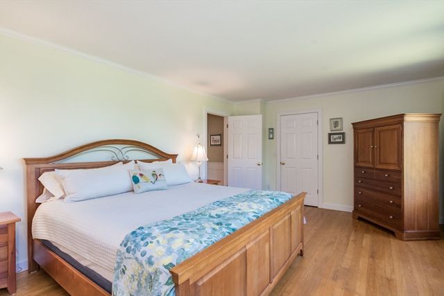 26 Briar Hill Rd, Williamsburg, MA 01096