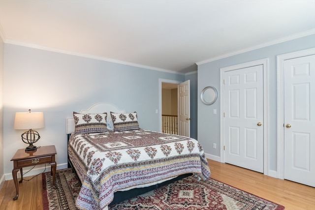 26 Briar Hill Rd, Williamsburg, MA 01096