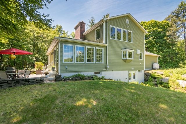 26 Briar Hill Rd, Williamsburg, MA 01096
