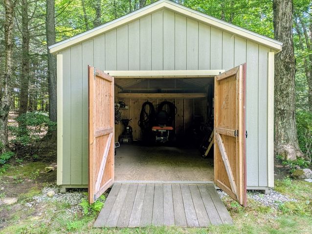 26 Briar Hill Rd, Williamsburg, MA 01096